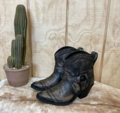 Dan Post Dingo Women's Distressed Black Gummy Bear Ankle Boot DI747B